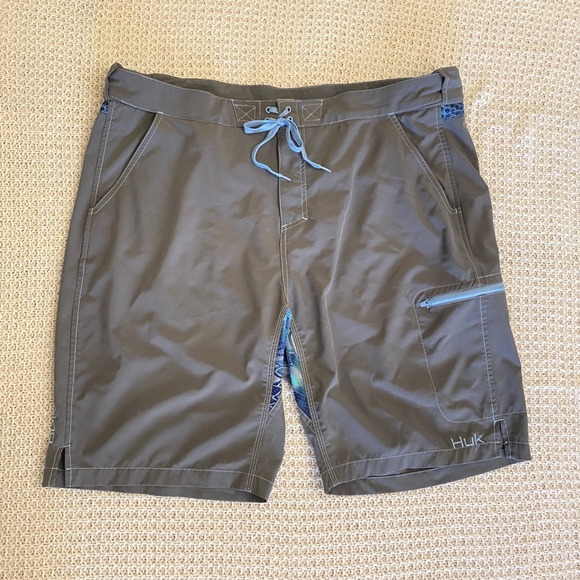 Huk Performance Fabrics XXL Mens Gray Fishing Shorts Swim Trunks - Picture 1 of 6